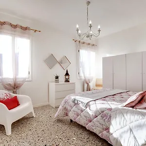 https://cadegli-artisti-campo-san-barnaba.hotelslidodijesolo.com